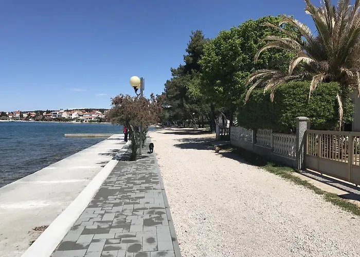 Sun 公寓 扎达尔