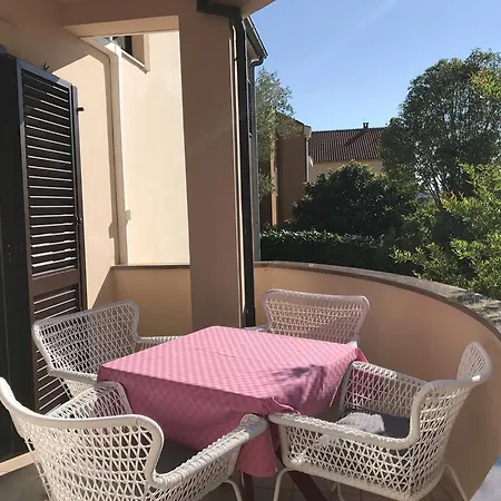 Sun Apartment *